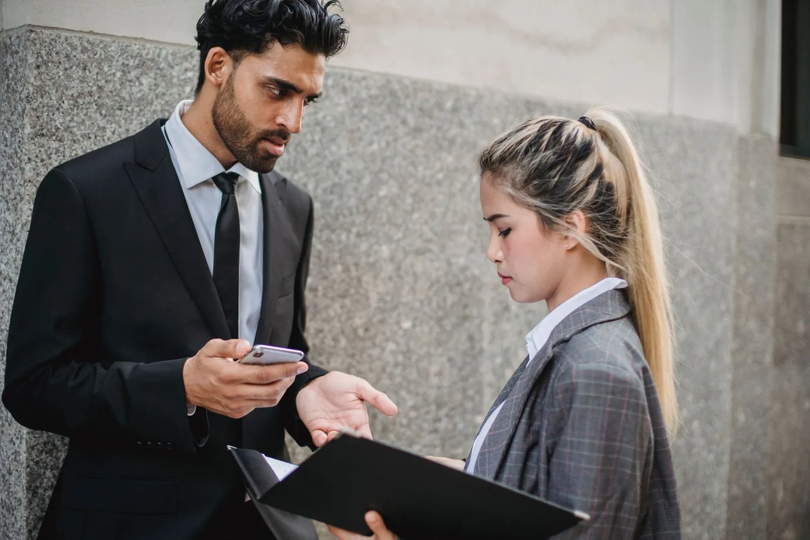 ¿Qué es la PNL y cómo sirve en ventas?