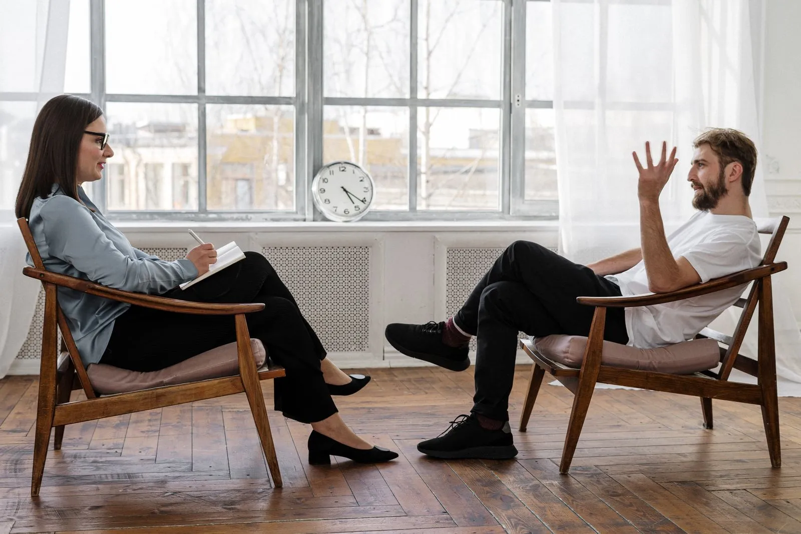 entrevista de ventas escuchando al cliente