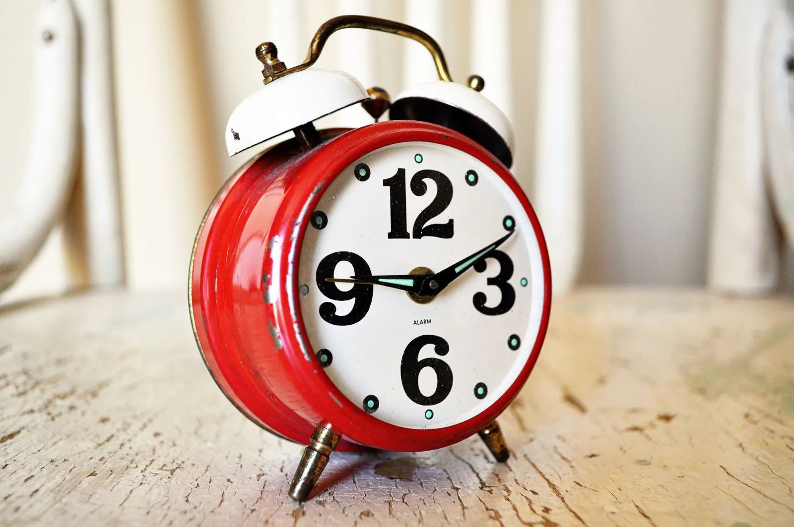 despertador como símbolo de llegar sobrado de tiempo